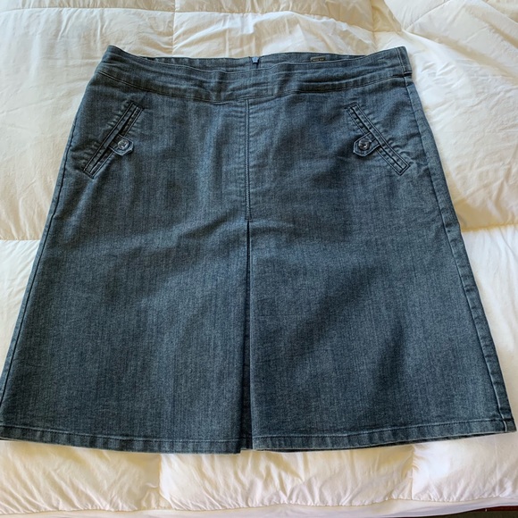 Hillard & Hanson Dresses & Skirts - Hillard & Hanson A-Line Denim Skirt with Pockets